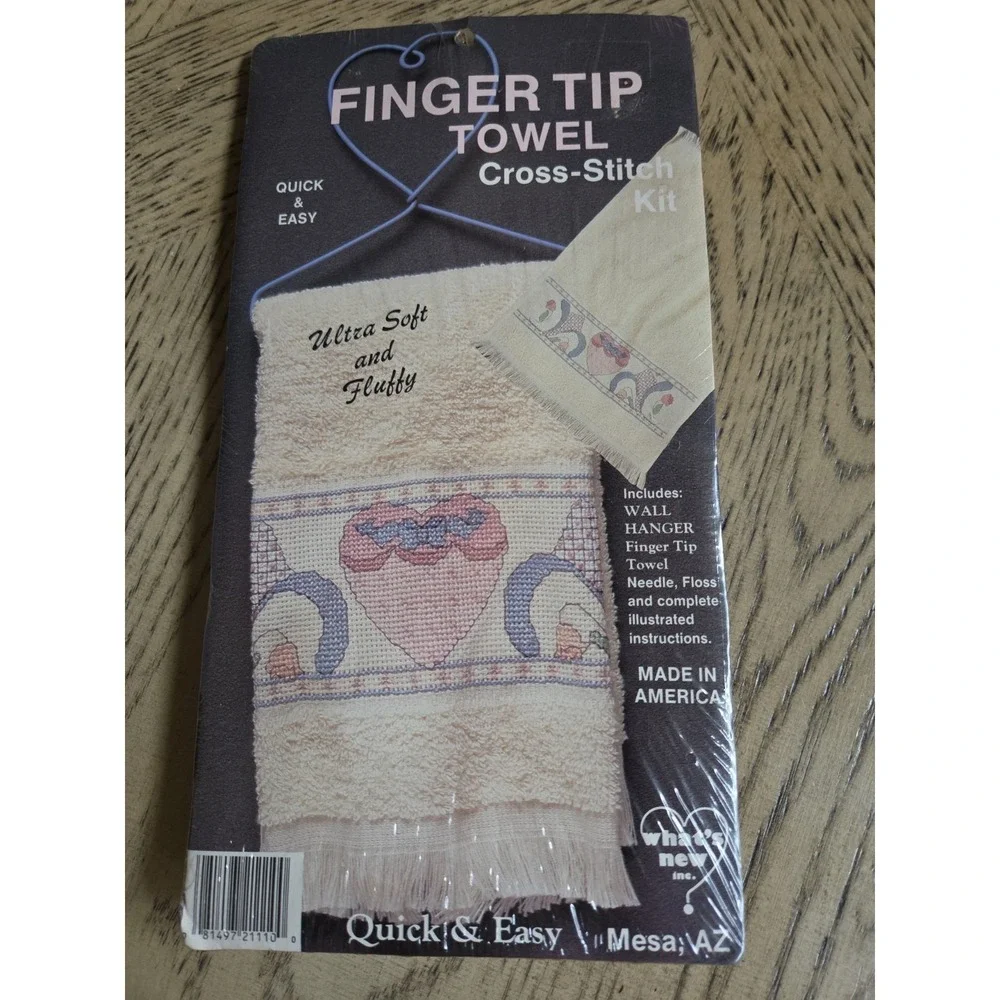 What's New Finger Tip Towel Cross Stitch Kit With Wall Hanger Vintage Heart NOS